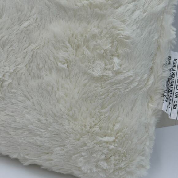 Target Bullseye Playground White Heart Plush Throw Pillow 14x14 Decorative NEW - Picture 5 of 9